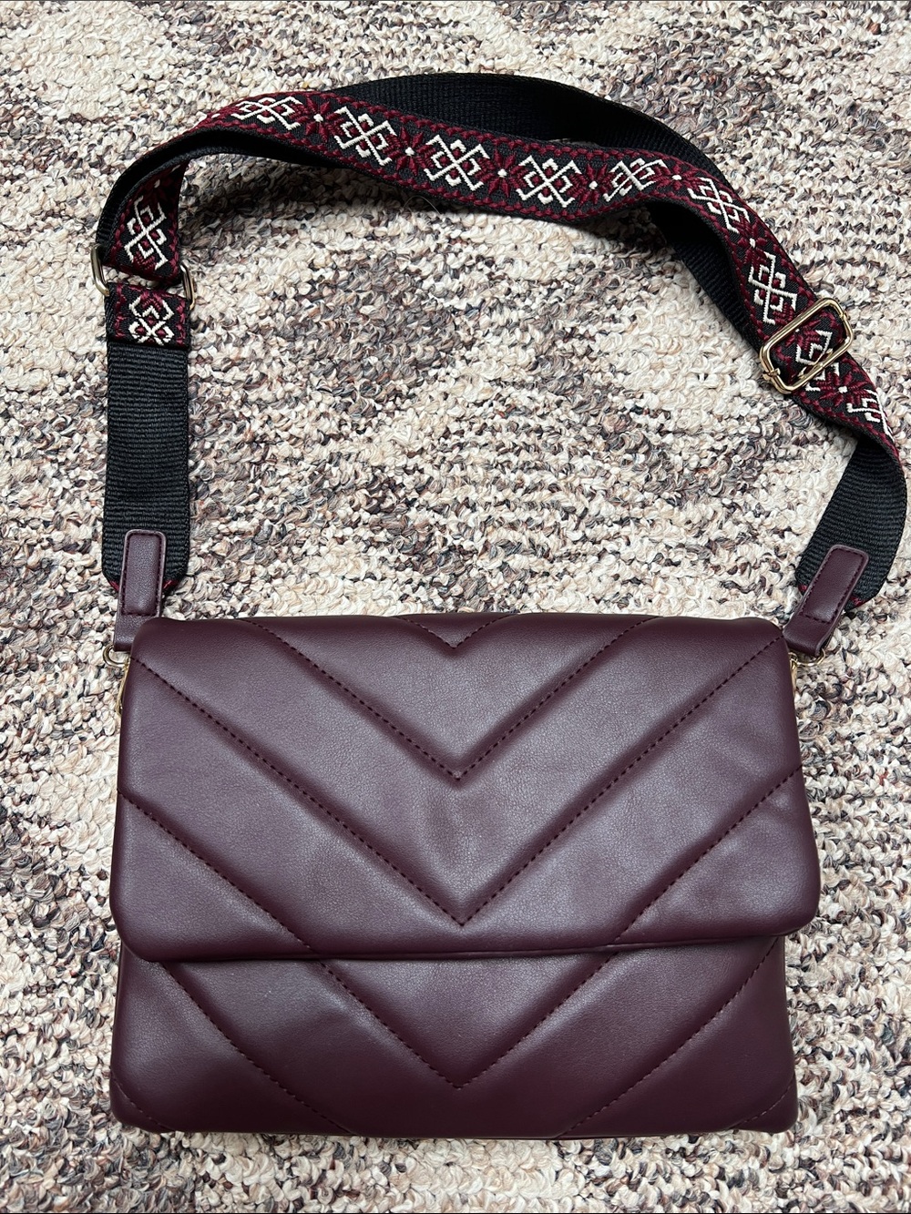 Urban Expressions Quilted Chevron Crossbody - Burgundy